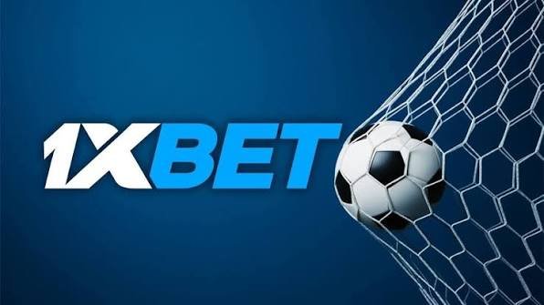 شعار 1xbet مع كرة قدم داخل الشباك